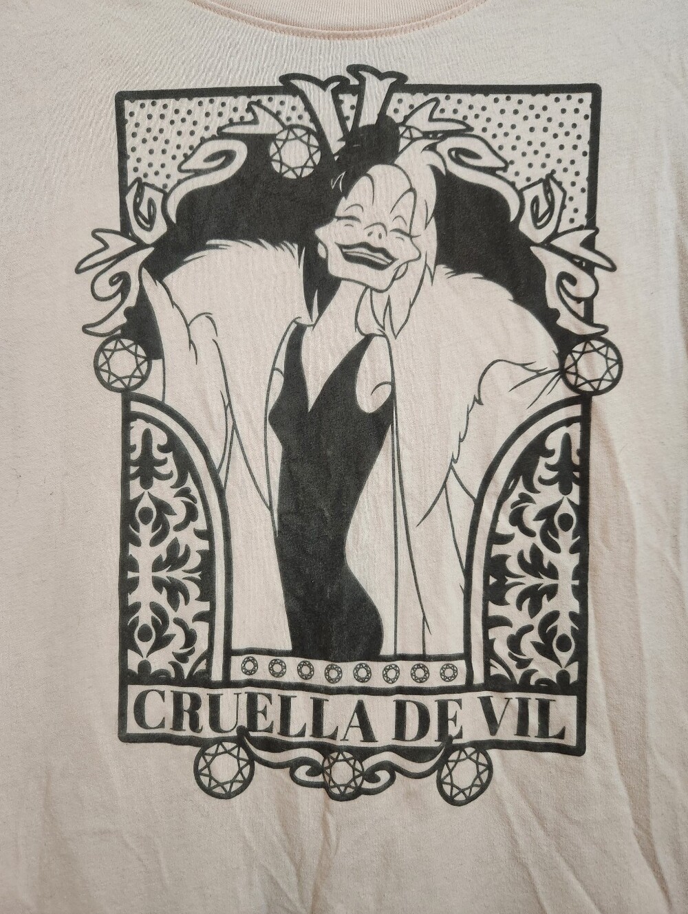 Disney Villian Cruella De Vil Graphic Short Sleeve Tee Size L P2p 18 - Picture 5 of 5